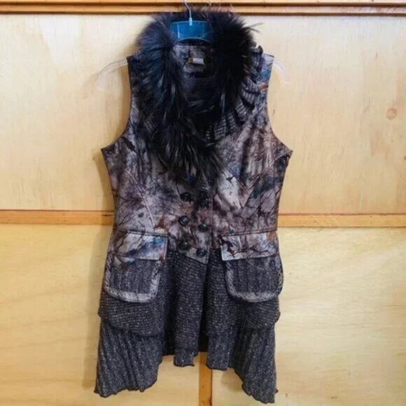 RARE VTG IDENTITY CLUB Camo Knit & FAUX Leather Feathers/Fur Sweater Vest - Picture 7 of 16